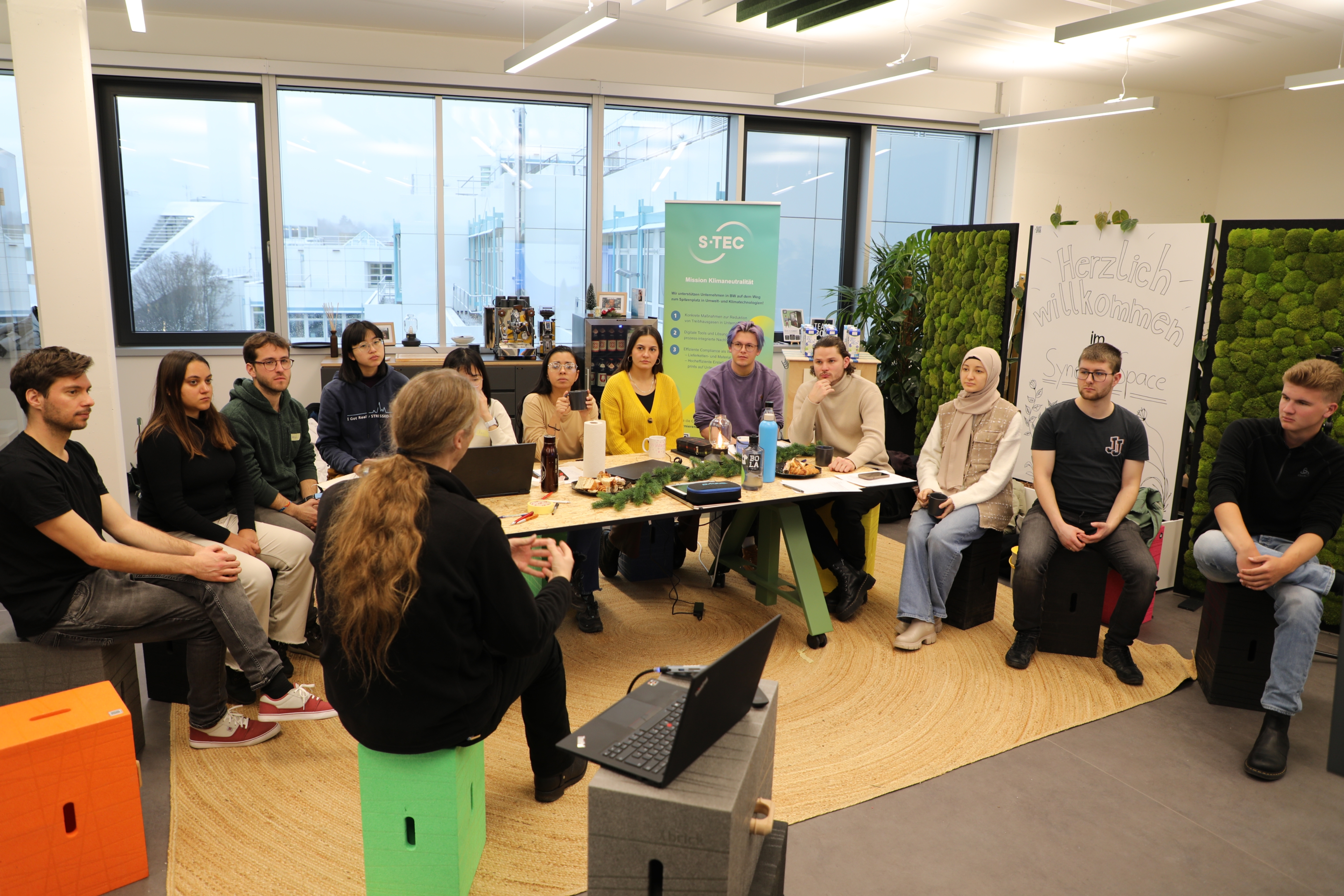 Das gesamte LCA-Talents Team bei der Abschlussrunde